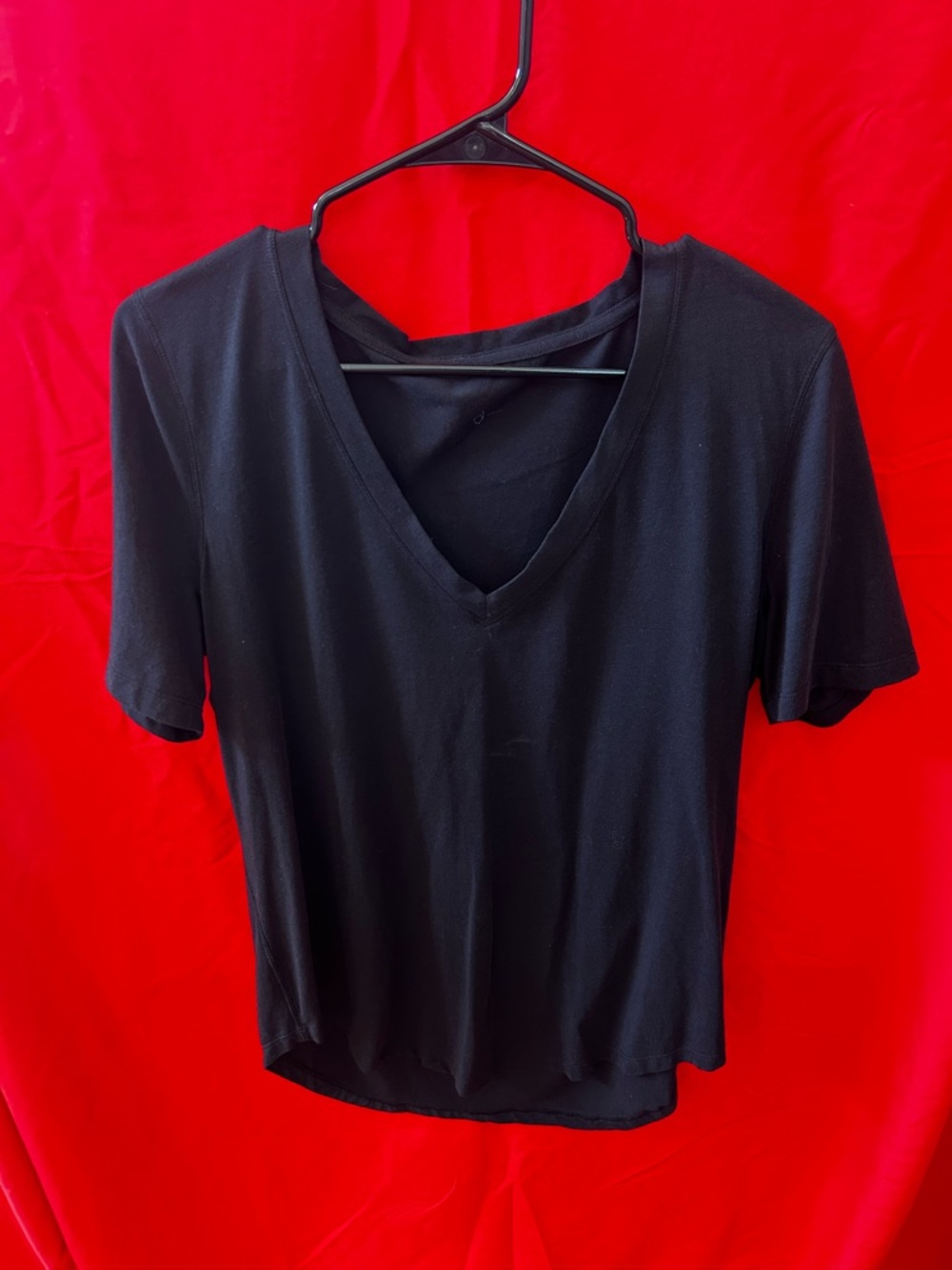 lululemon athletica Black V-Neck Short Sleeve Tee